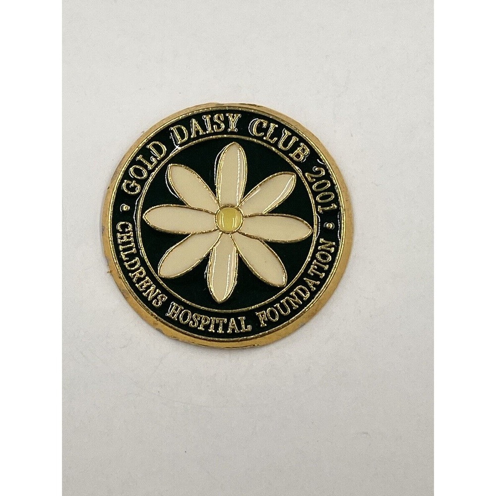 Vintage 2001 Gold Daisy‎ Club Children’s Hospital Foundation Lapel Pin Brooch